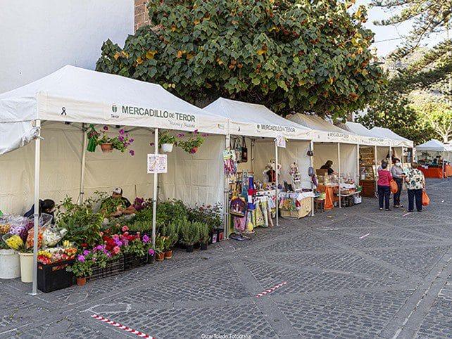 Vista de diferentes puestos en el Mercado de Teror, uno de los mejores mercados en Gran Canaria