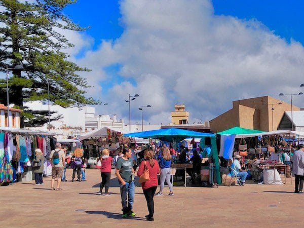 Ambiente en el Mercado de Teror en Gran Canaria