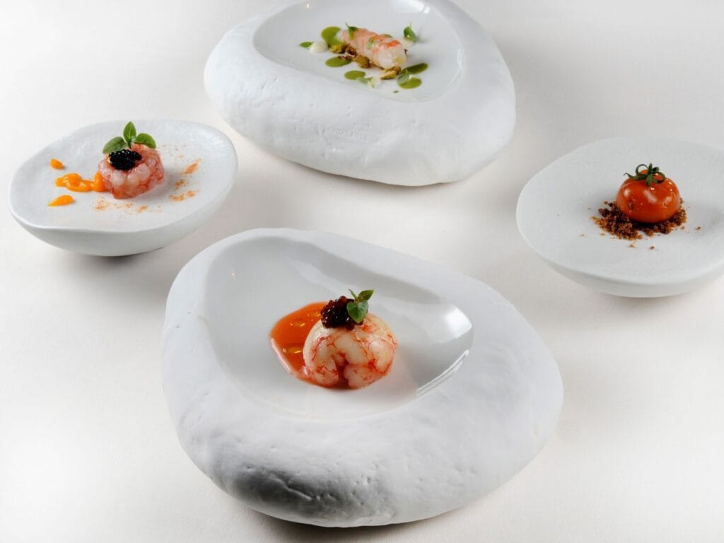 Plato de comida creativa en restaurantes de estrella michelin en Gran canaria