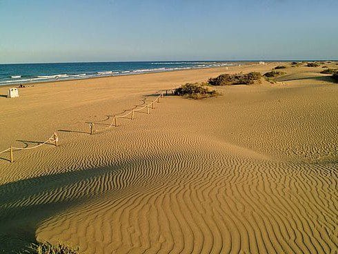 Vista de playa del Inglés, una de las mejores playas del sur de Gran Canaria