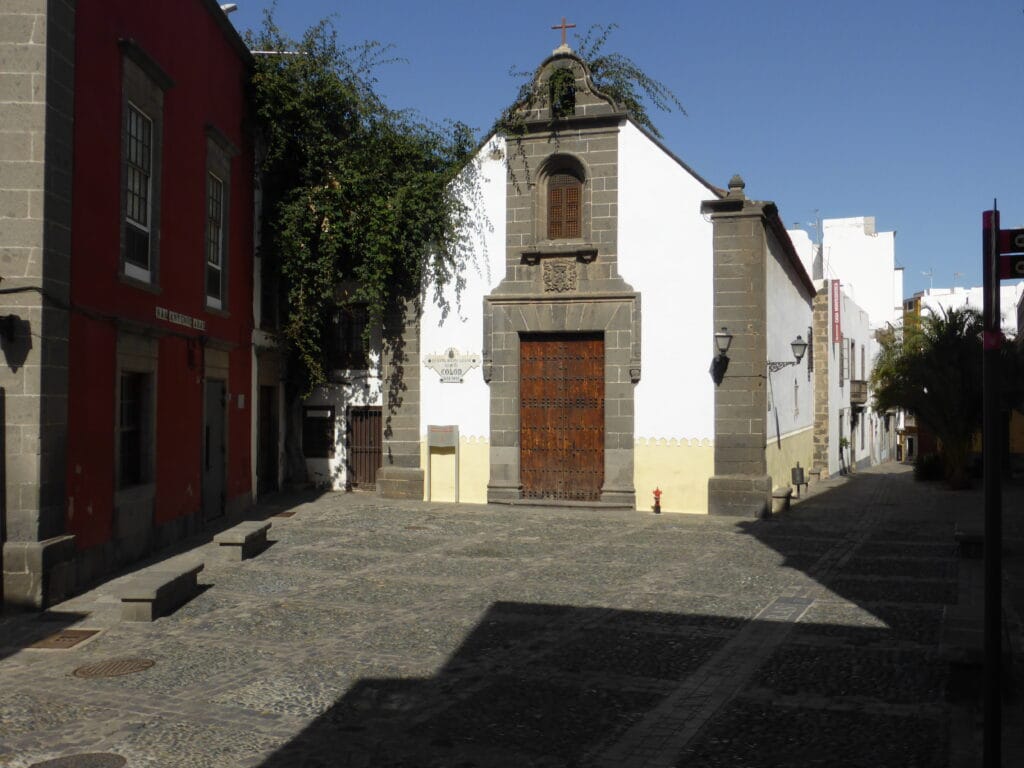 Visitar la plaza de San Antonio Abad en Las Palmas