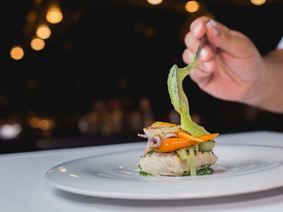 Vista de plato creativo de la guia Michelín en Gran Canaria