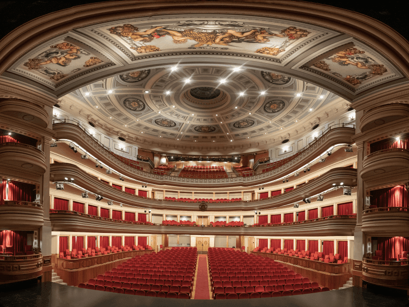 Vista del interior del Teatro Perez Galdos, uno de los mejores teatros en Gran Canaria