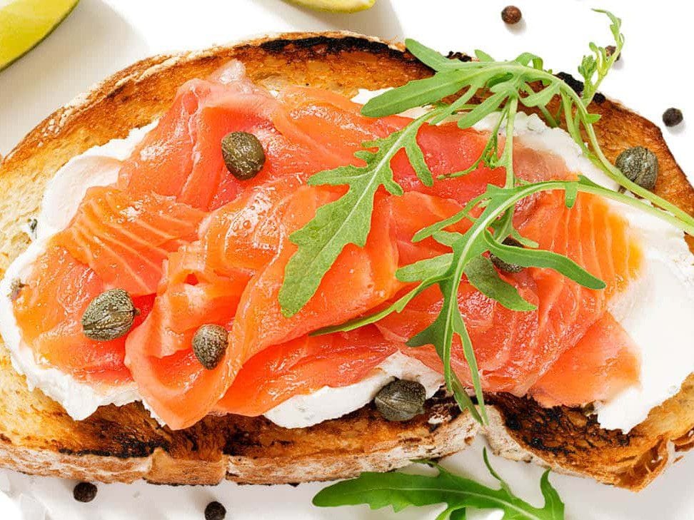 Tosta de salmon con queso en los mejores sitios para desayunar y hacer brunch en Gran Canaria