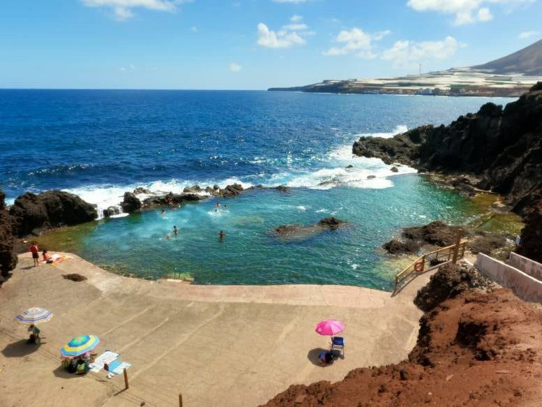 Vista de la piscina natural de La Furnia en Gran Canaria