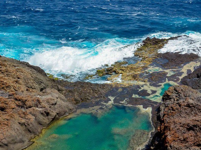 Vista de piscinas naturales en el norte de Gran Canaria