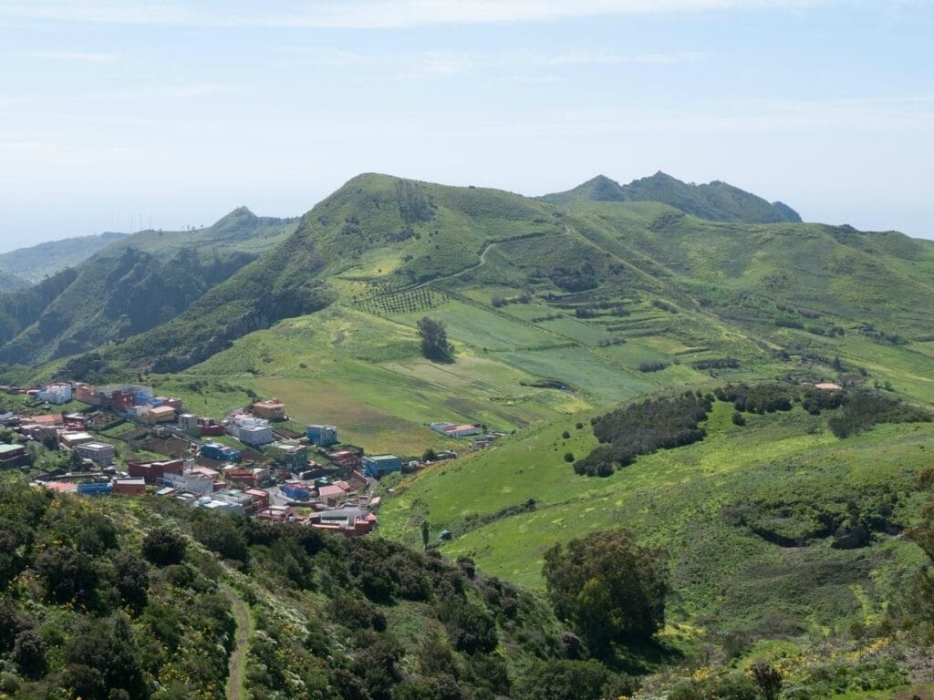 Vistas del pueblo de La Laguna desde el mirador de Jardina