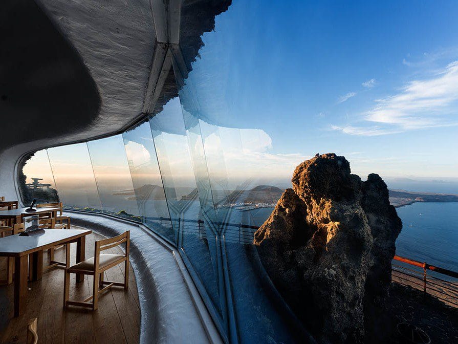 Vista del Mirador del Rio en la isla de lanzarote