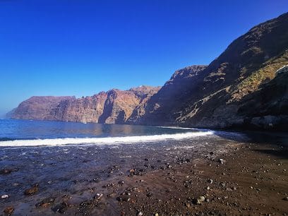 Vistas de la playa de Los Guios , una de las mejores playas en Tenerife