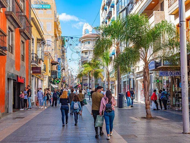 Vista de la calle Castillo, uno de los lugares que visitar en Tenerife