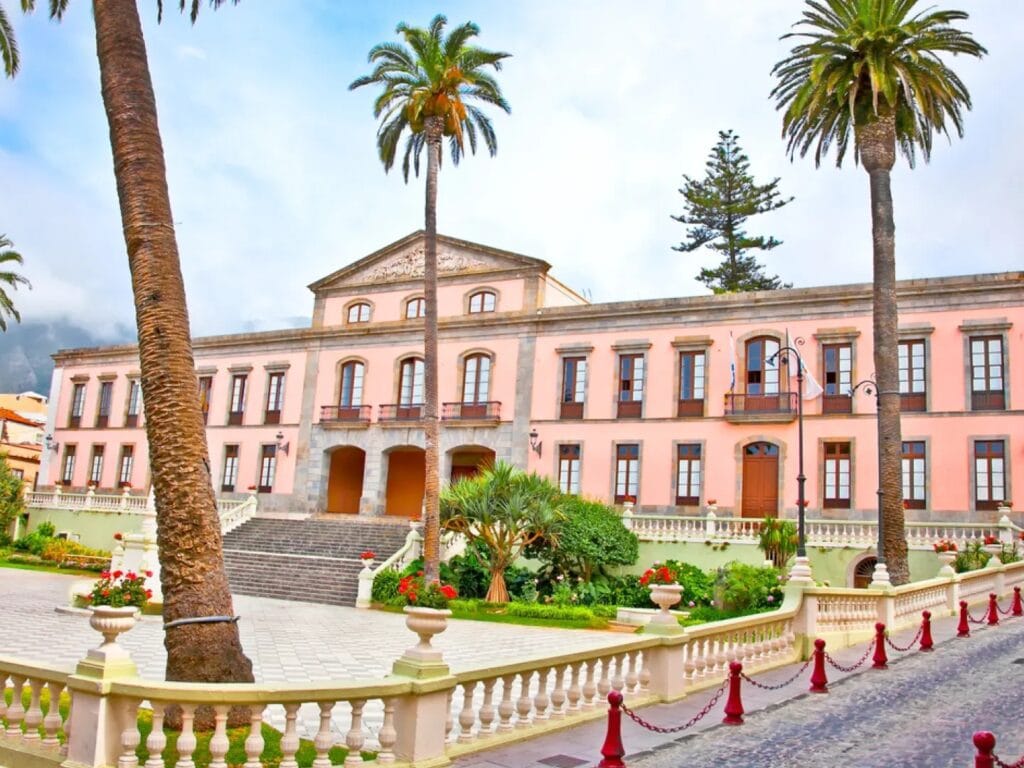 Vista del pueblo de La Orotava , uno de los pueblos mas bonitos de Tenerife