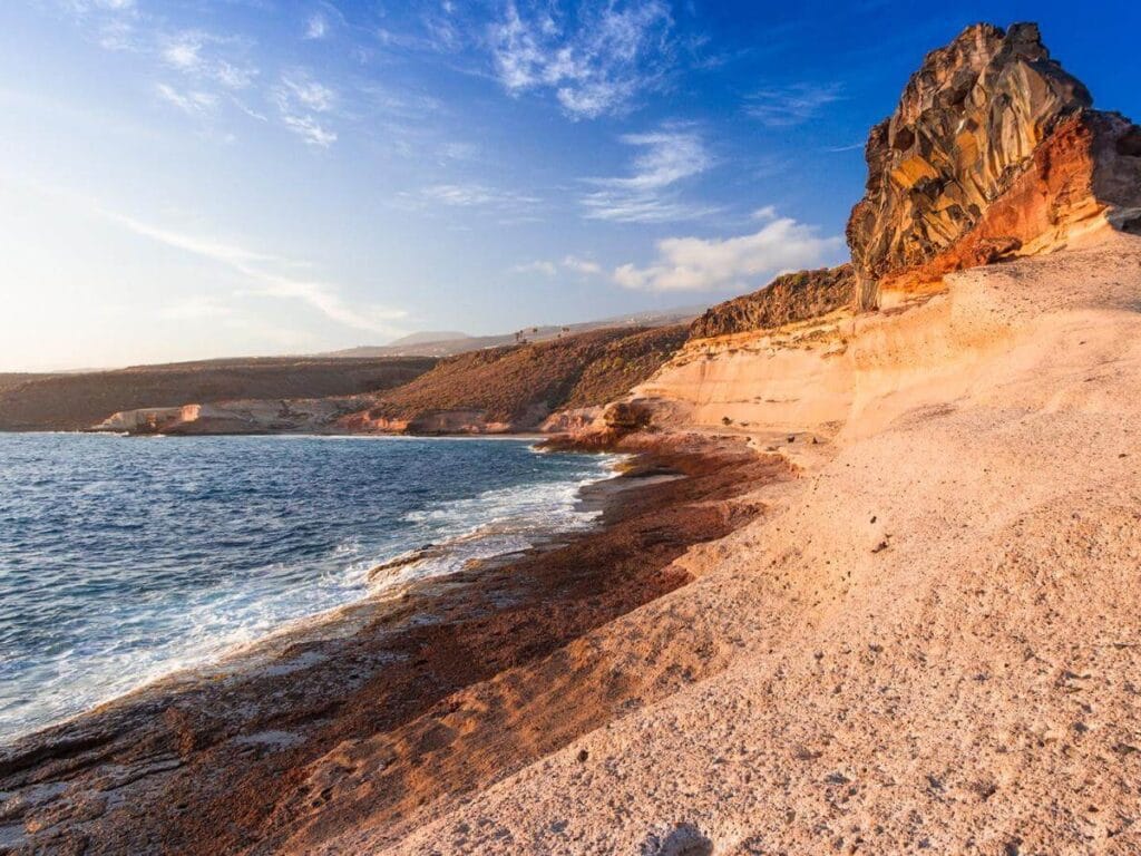 Vista de la playa de Diego Hernandez, una de las playas en la isla de Tenerife