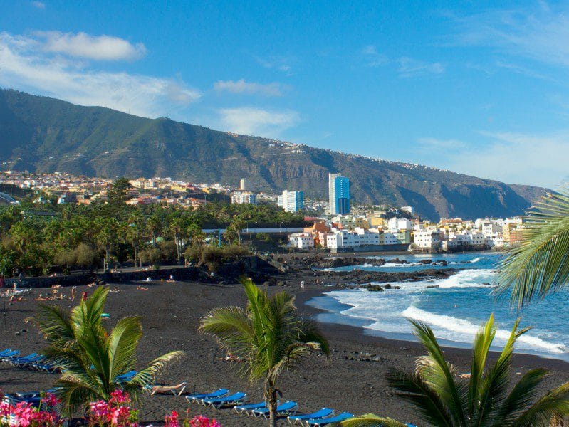 Vistas de la Playa de Jardin, una de las mejores playas de Tenerife