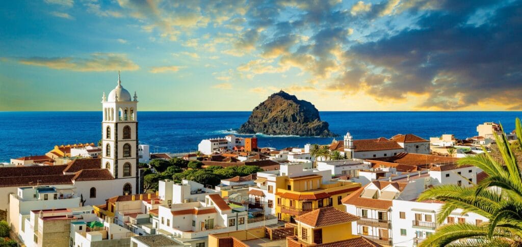 Vista del pueblo de Garachico, uno de los pueblos más bonitos de Tenerife