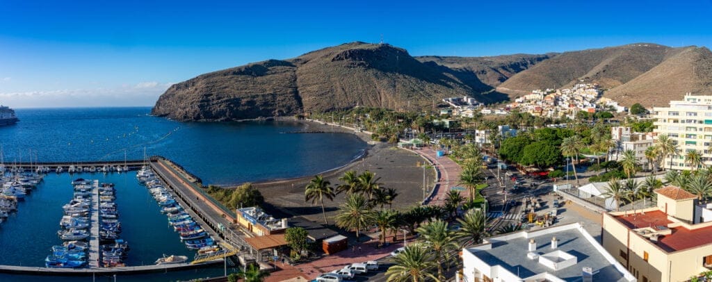 Vista panorámica de la capital de la isla de La Gomera