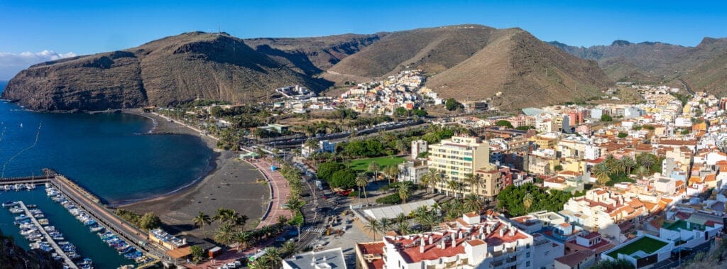 Vista de San Sebastián de La Gomera con su mercado