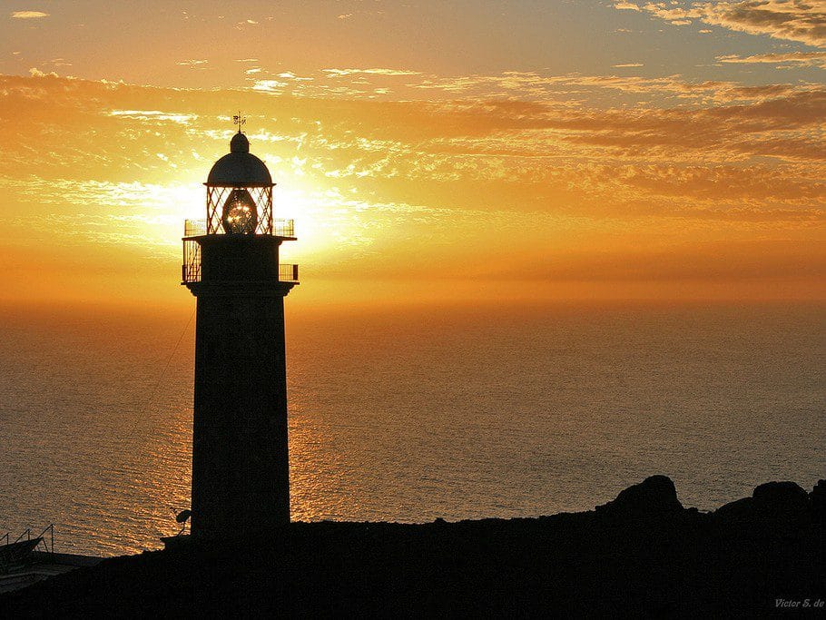 Vista de un atardecer en el Faro de Orchilla, uno de los mejores atardeceres de el Hierro