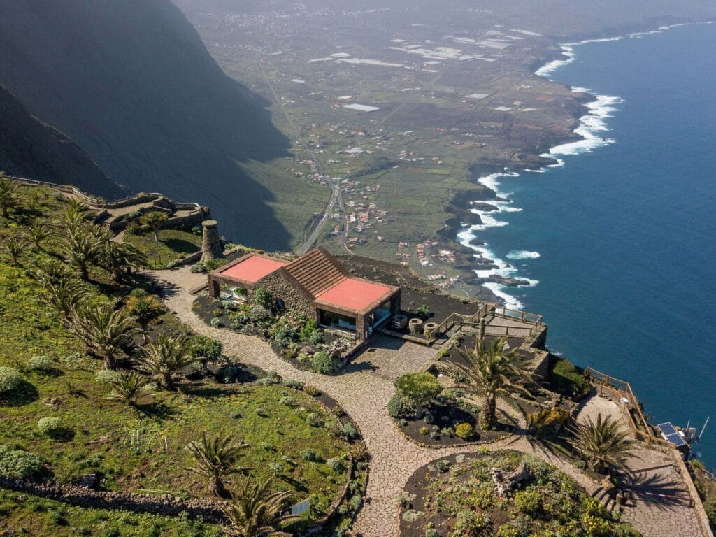 Vista de el Mirador de La Peña, uno de los mejores miradores en El Hierro