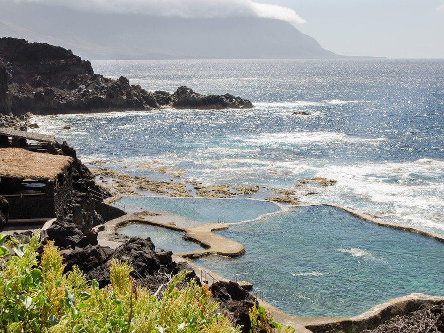 Vista de La Maceta, una de las piscinas naturales de El Hierro