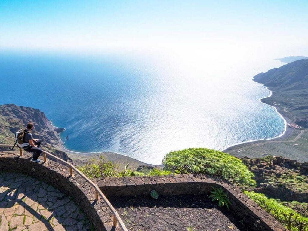 Vista al Océano desde el Mirador de Isora en El Hierro