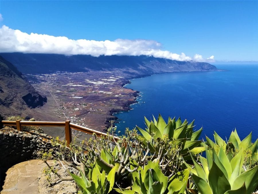 Vistas al valle desde el Mirador de La Peña