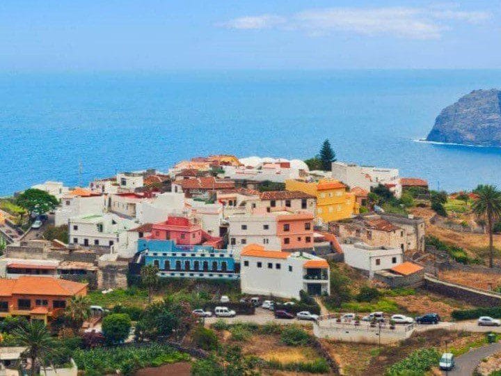 Vista de las casas del pueblo de Agulo, uno de los mejores pueblos de La Gomera
