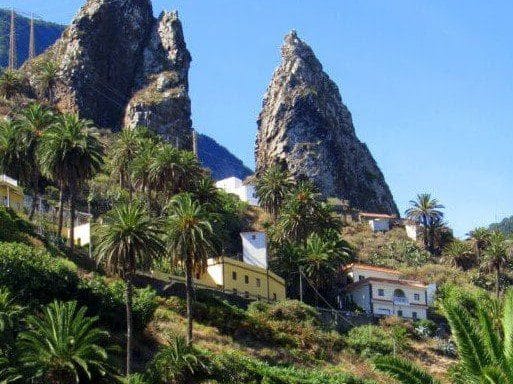 Vista del pueblo de Hermigua en La Gomera