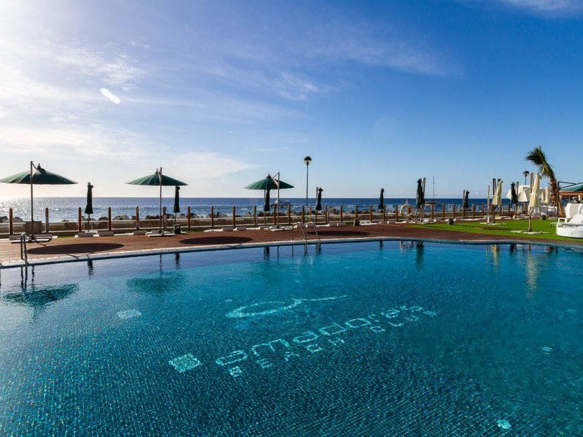 Vista del Amadores Beach Club, uno de los mejores beach club en Gran Canaria