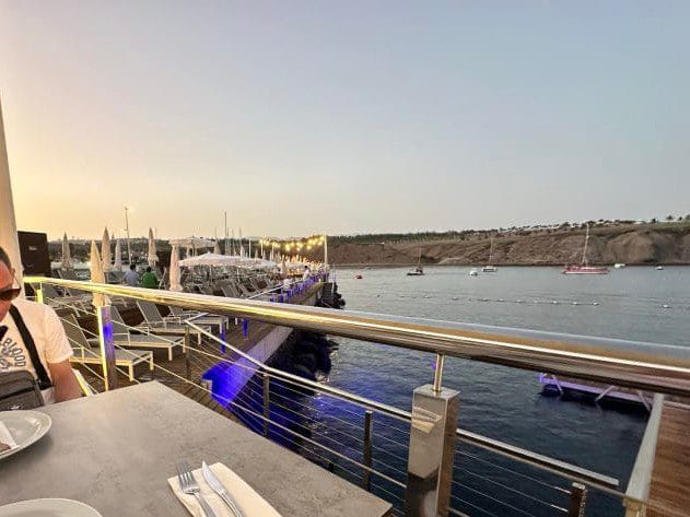 Vistas de la La Punta Yacht Club , uno de los mejores beach club en Gran Canaria