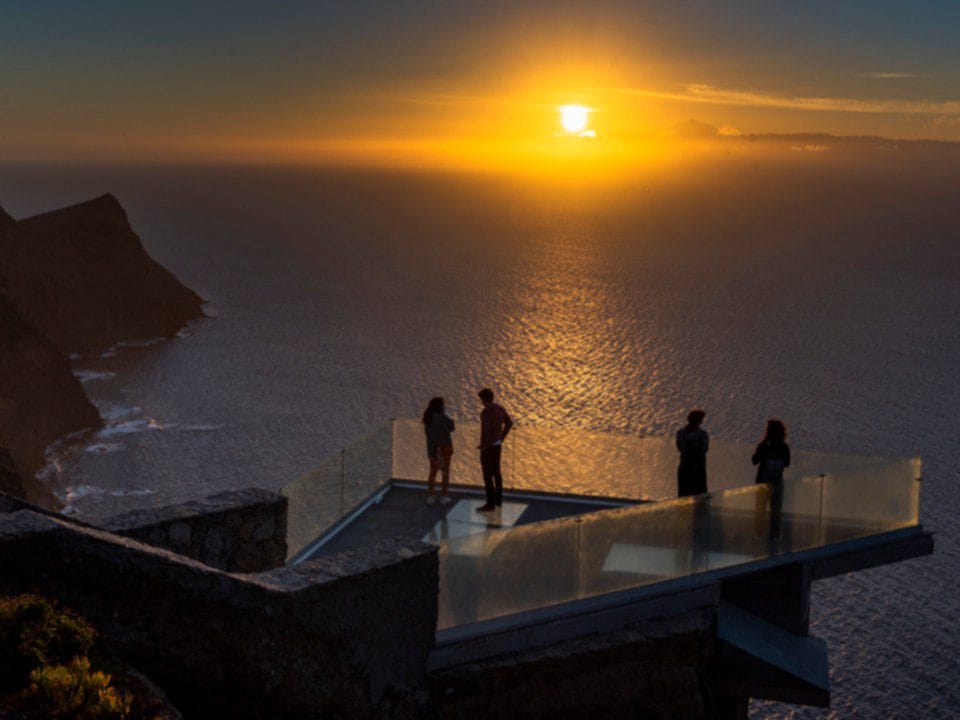 Vistas de increible atardecer en el Mirador del Balcón en Gran Canaria
