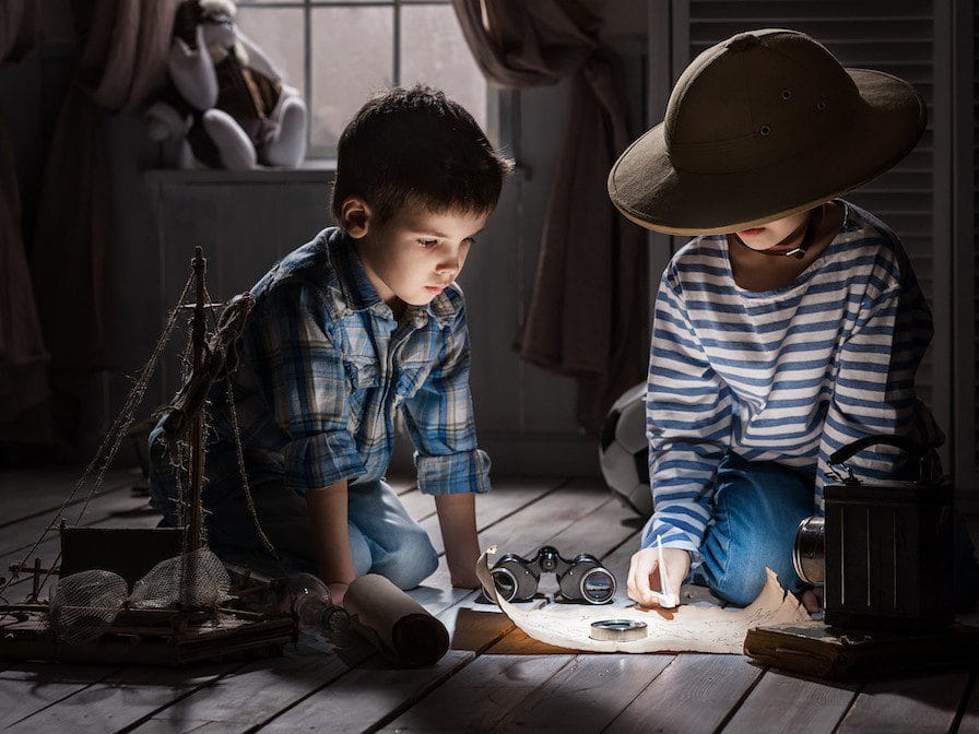 Vista de niños en un escape room infantil