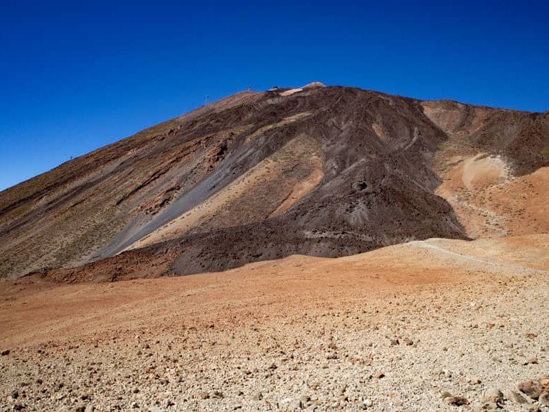 Vistas del sendero Montaña Blanca, una de las mejores rutas de senderismo en el Teide