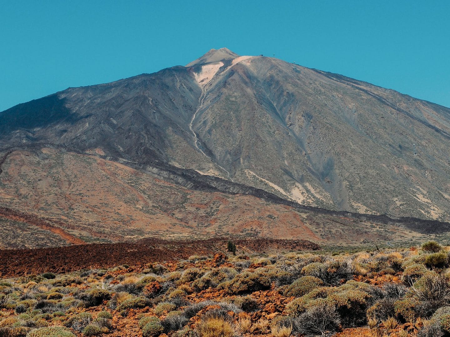 Vistas de el ascenso al pico del Teide, una de las mejores rutas en Tenerife