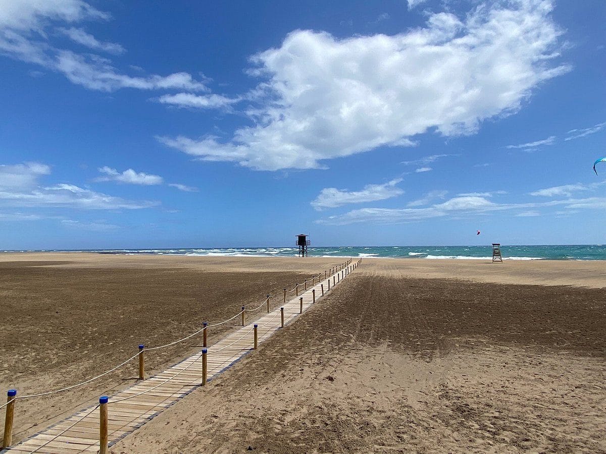 Vista de la Playa de Guacimeta en Lanzarote