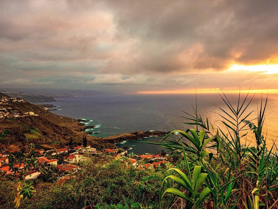 Vista de un atardecer en el Parque de Los Lavaderos, uno de los mejores atardeceres de Tenerife