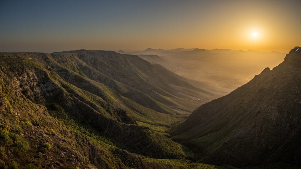 Vista del atardecer en Timanfaya, uno de los mejores atardeceres en Lanzarote
