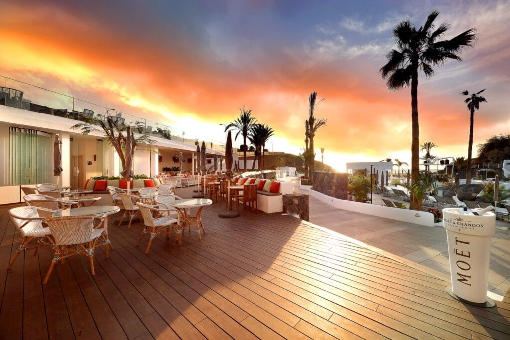 Vista de The Beach at Hard Rock Hotel Tenerife, uno de los mejores beach club