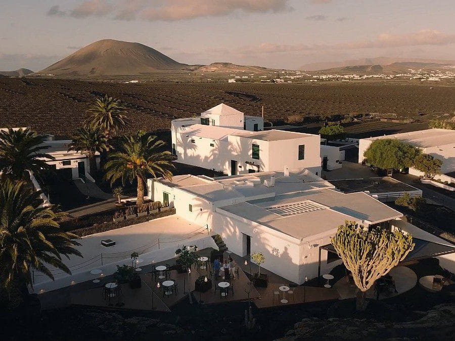 Vistas de las Bodegas EL GRIFO , una de las bodegas de Lanzarote