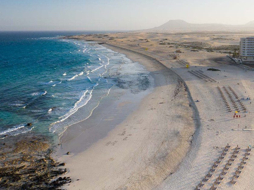 Vista de las Grandes Playas de Corralejo, unas de las mejores playas de la isla