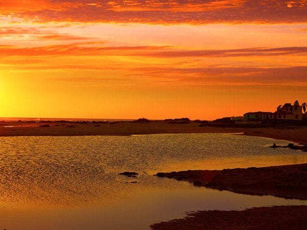 Vistas del atardecer en la playa del Cotillo