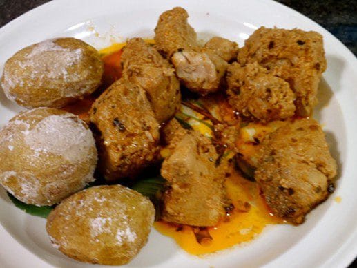 Vista de atun en adobo, plato presente en la gastronomia de Lanzarote