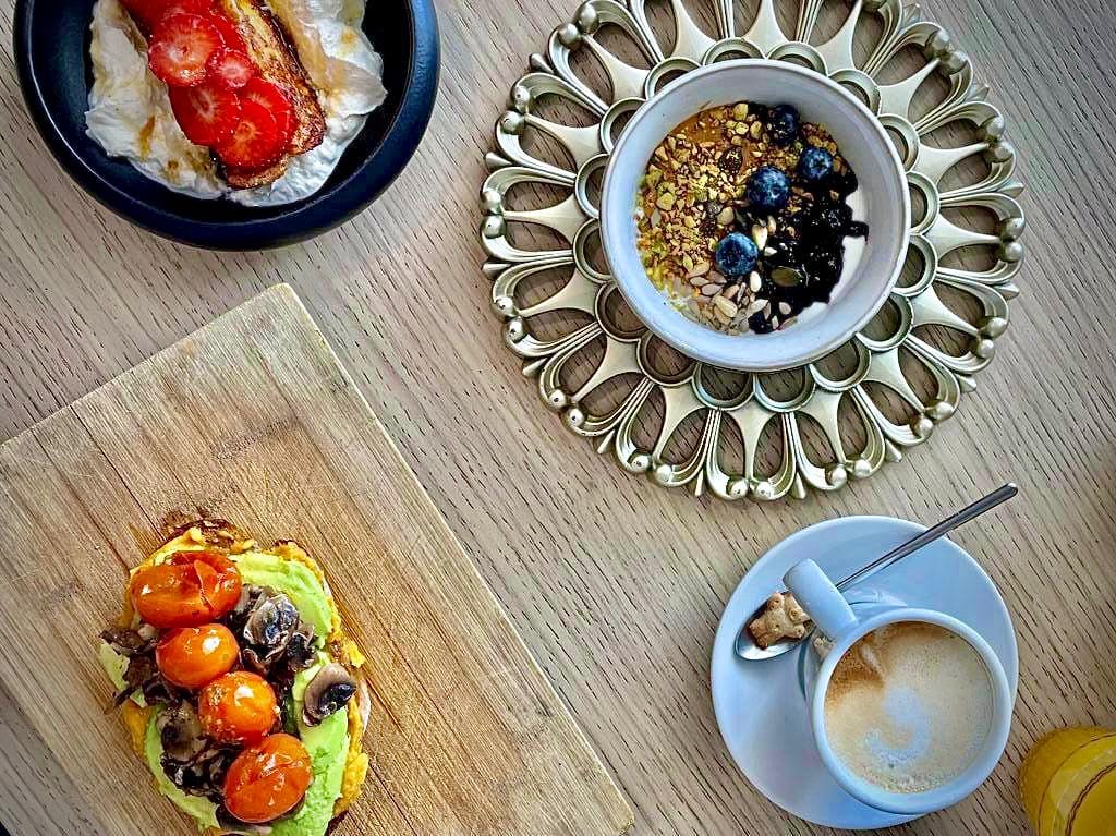 Vista de un brunch saludable en Lanzarote