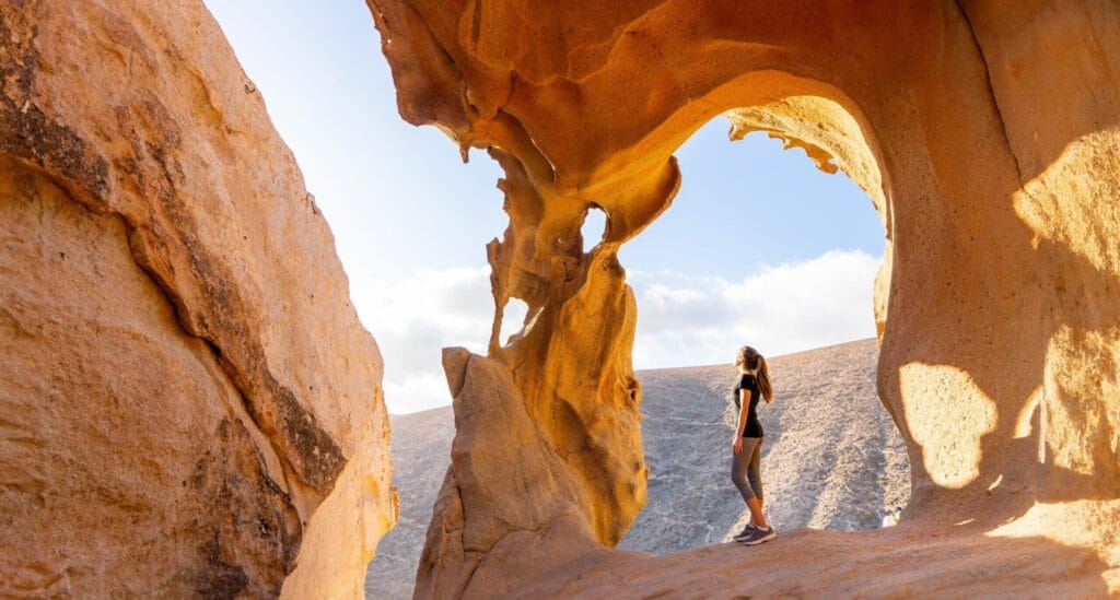 Vista del sendero al Arco de Las Peñitas en Fuerteventura