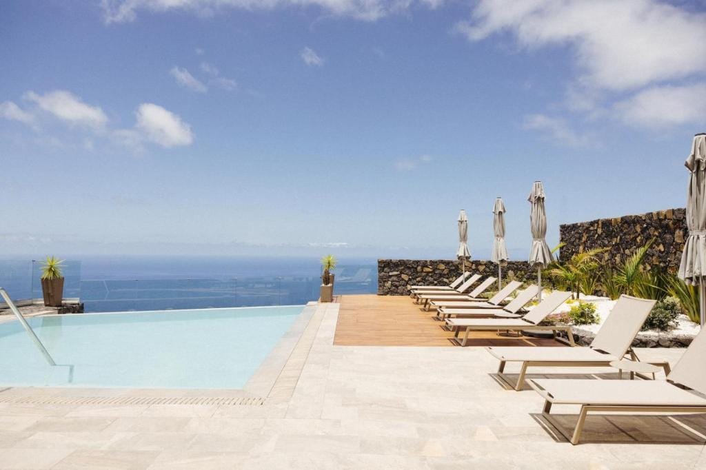 Vista de Anamcara Suites, uno de los alojamientos con encanto en La Palma