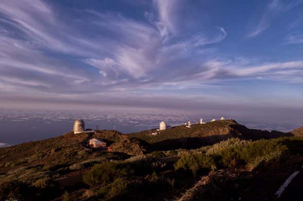 Observación de estrellas en el Roque de los Muchachos, una de las mejores actividades que hacer en La Palma