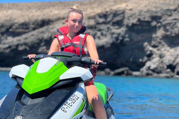 Vista de Tour en moto de agua por Morro Jable atardecer, una de las actividades en Fuerteventura