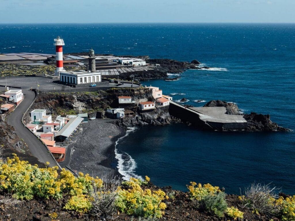 Vista de las Salinas de Fuencaliente, una de las mejores cosas que ver en La Palma