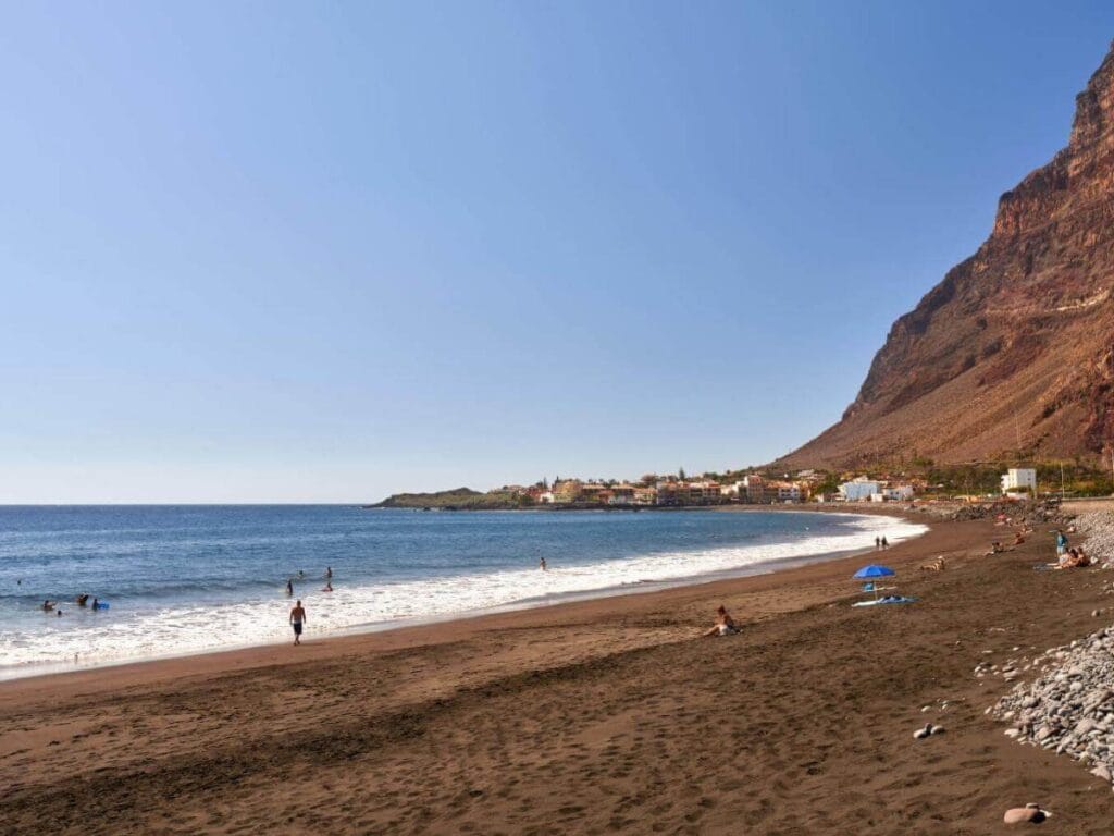 Vista de la Playa de La Calera, una de las mejores playas de La Gomera