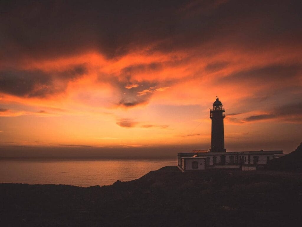 Vista de increible atardecer en el Faro de Orchilla