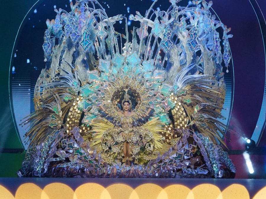 View of the gala of the Santa Cruz Carnival Queen.